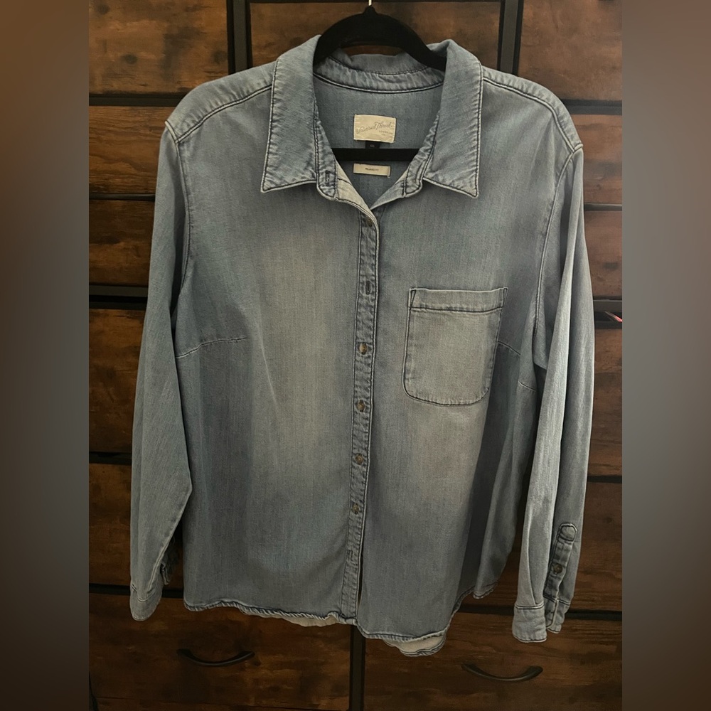 Women’s Universal Thread Chambray Jean Shirt